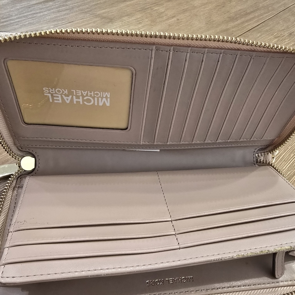 Mk wallet - Picture 2 of 3